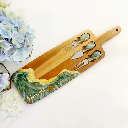 Medium Cheese Board with Embedded Knives